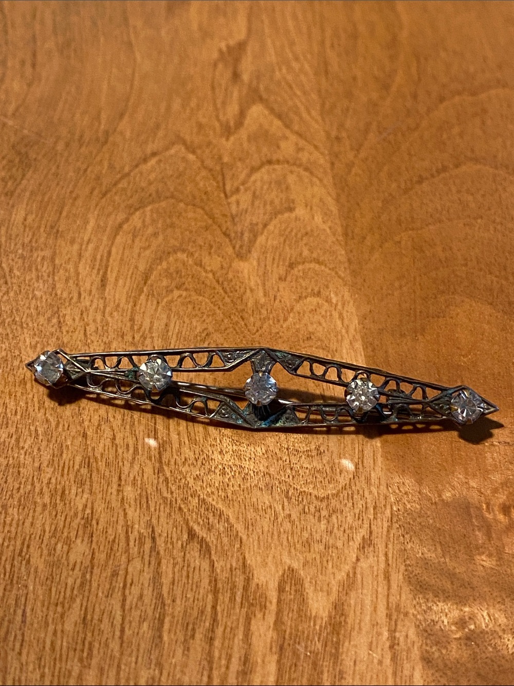 Vintage art deco hook close Filigree Brooch with Clear Stones